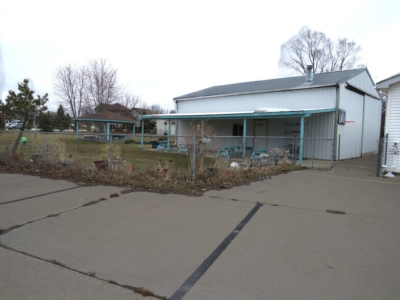 More Photos Of 8622 Dixie Hwy, Fair Haven Flex For Sale