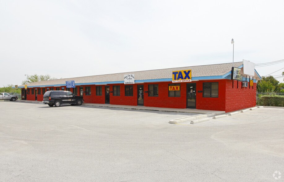 More Photos Of 6353 W Commerce St, San Antonio Storefront Retail Office For Lease