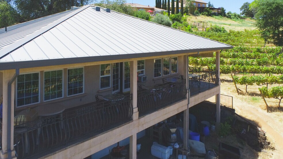 More Photos Of 7071 Ridge Road, Newcastle Winery Vineyard For Sale