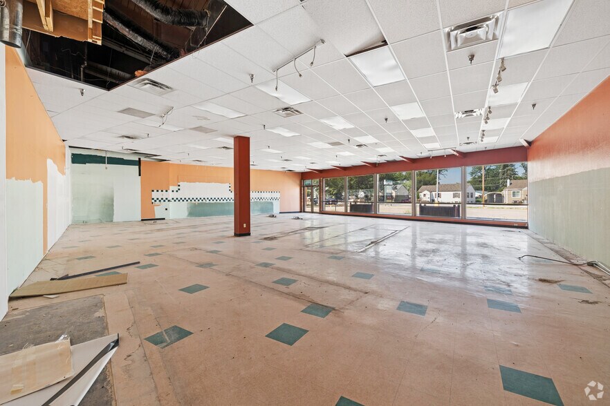 More Photos Of 2621 5th Ave, Scottsbluff General Retail For Sale