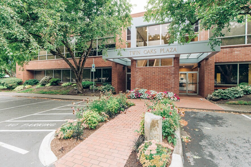 Primary Photo Of 1905 NW 169th Pl, Beaverton Office For Sale