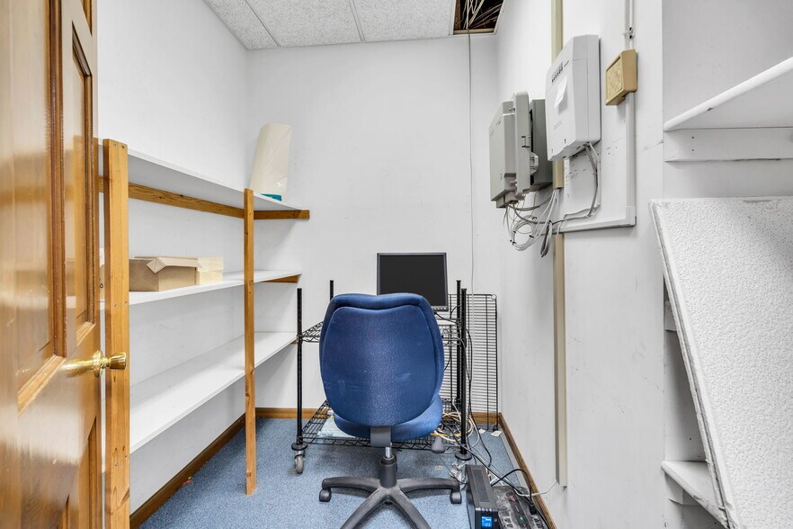 More Photos Of 800 The Plaza, Sea Girt Office For Sale