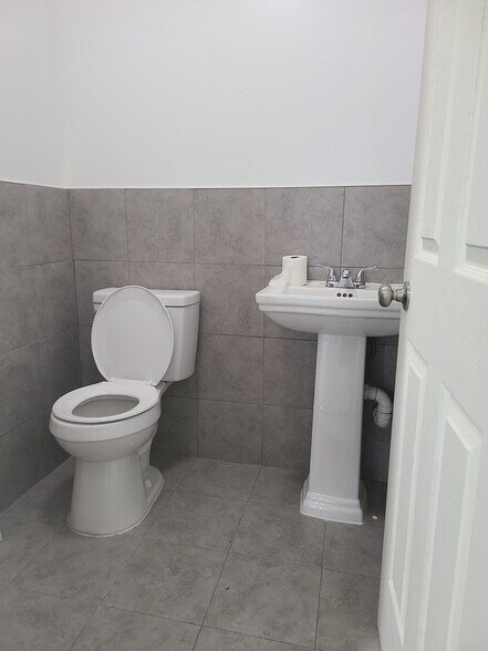 More Photos Of 67 Sackett St, Brooklyn Warehouse For Lease