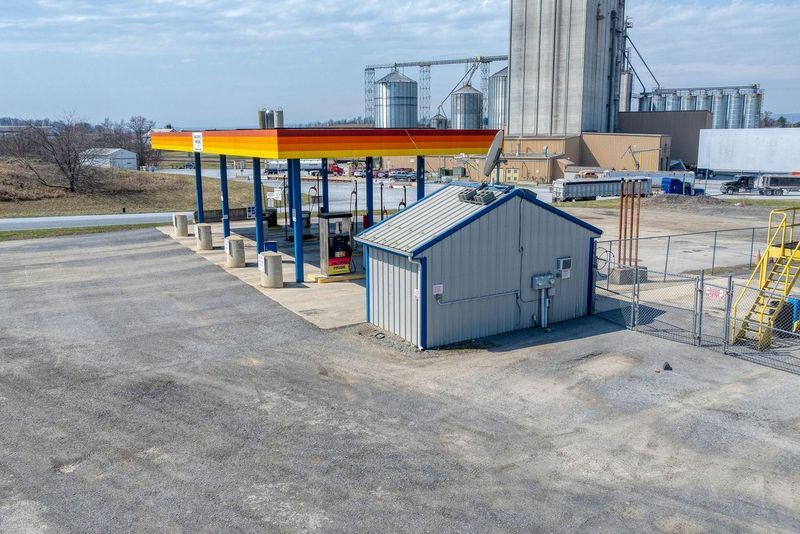 More Photos Of 1120 Mount Rock Rd, Shippensburg Distribution For Sale