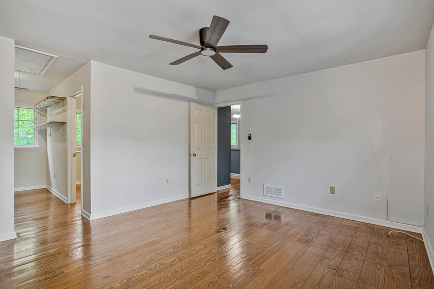 More Photos Of 6285 Shady Side Rd, Shady Side General Retail For Sale