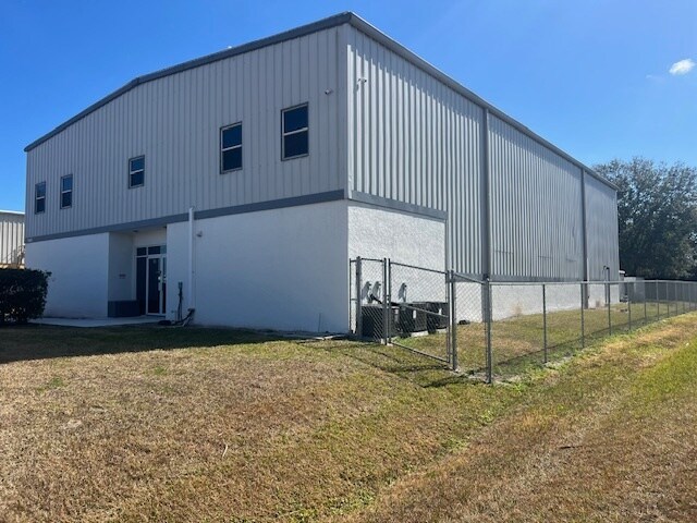 More Photos Of 7465 Commercial Cir, Fort Pierce Warehouse For Sale