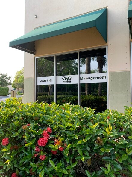 More Photos Of 2900 Glades Cir, Weston Unknown For Lease