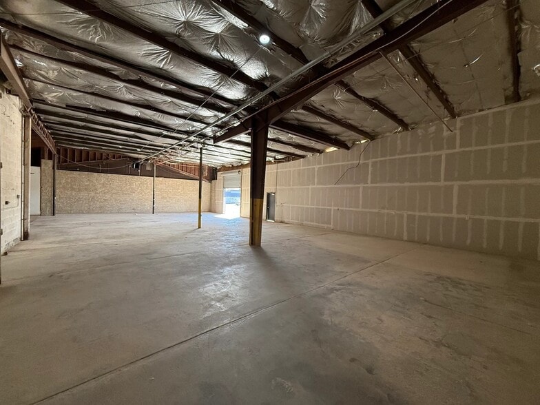 More Photos Of 3650 N 40th Ave, Phoenix Warehouse For Lease