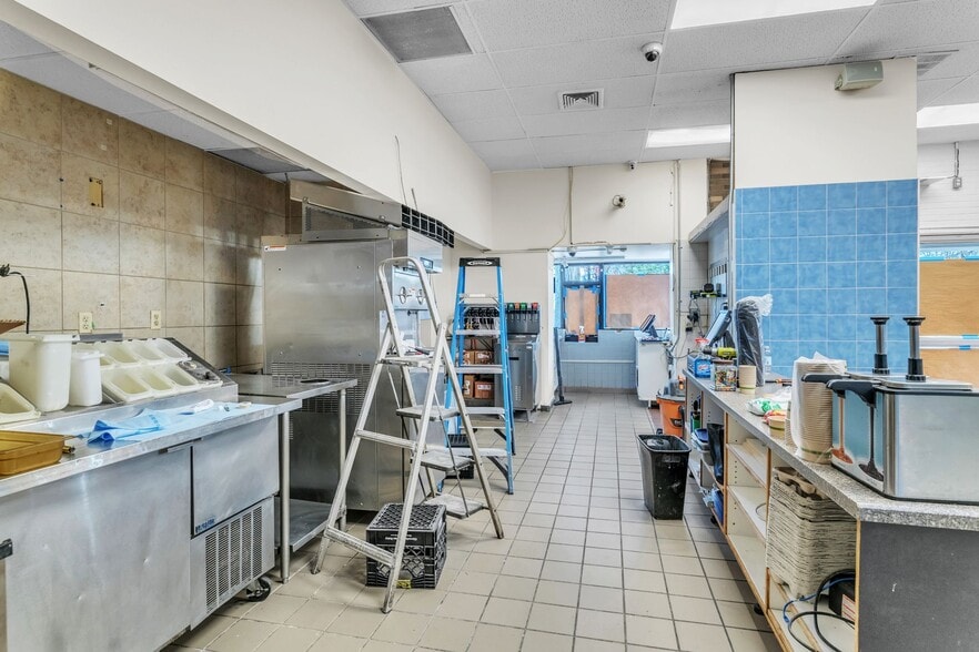 More Photos Of 1535 Memorial Dr, Chicopee Restaurant For Sale