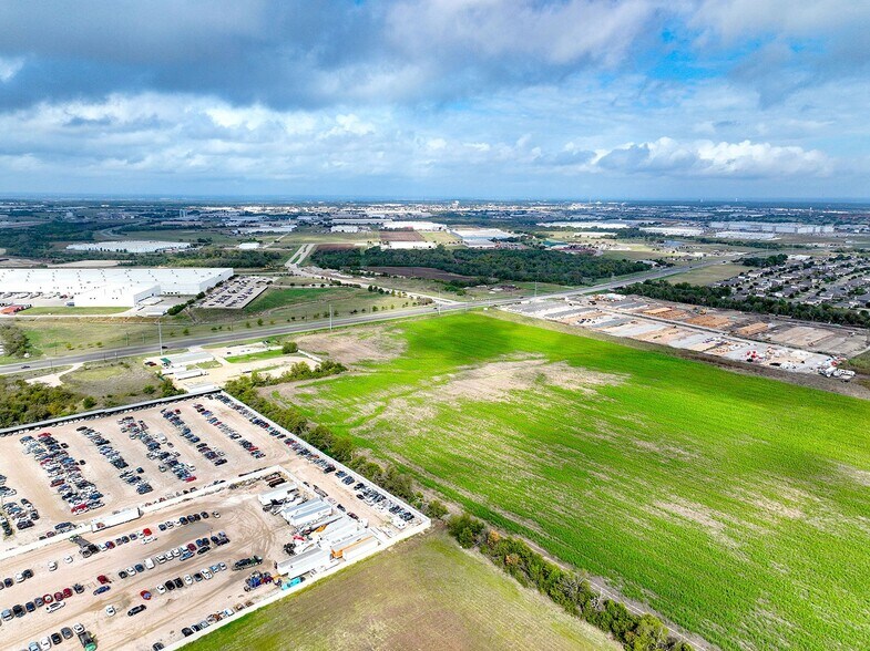 More Photos Of I-35 & Bagby Ave, Waco Land For Sale
