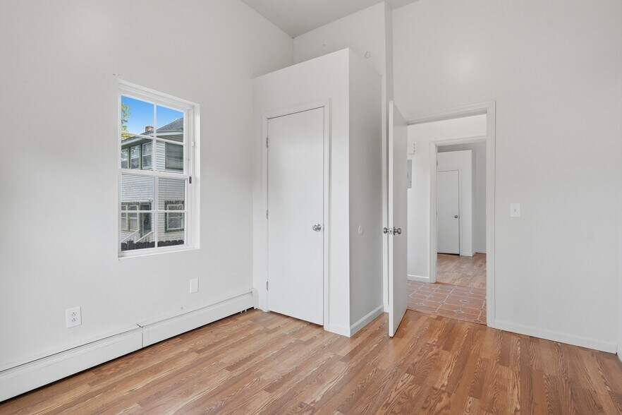 More Photos Of 10 Eastman Ter, Poughkeepsie Apartments For Sale