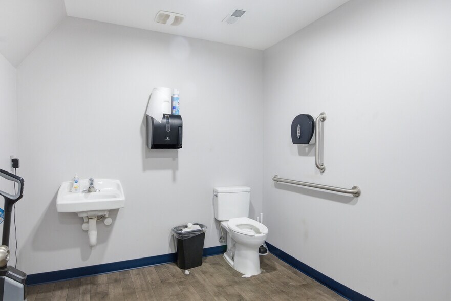 More Photos Of 5192 Dominion Dr, Dublin Warehouse For Sale