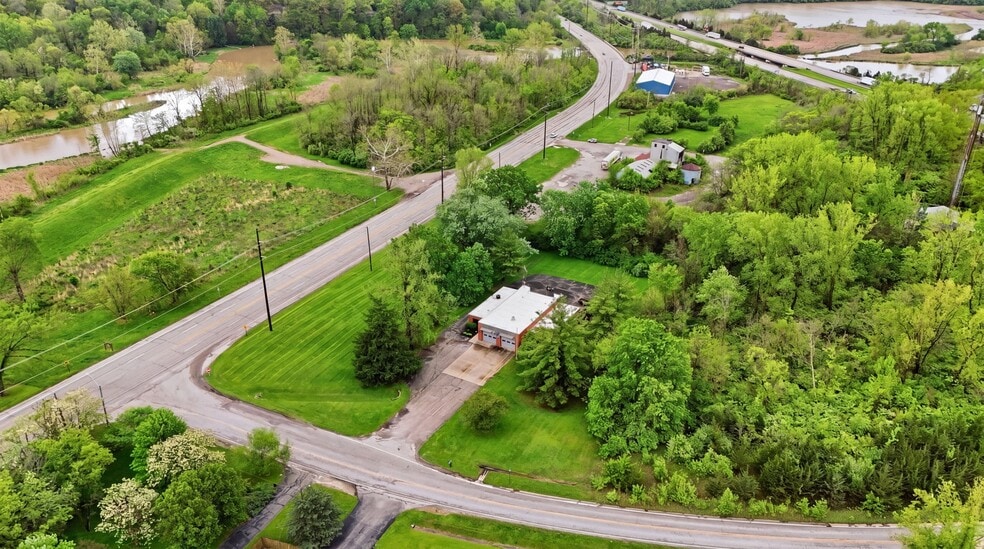 More Photos Of 7731 Traders Ln, Indianapolis Office For Sale