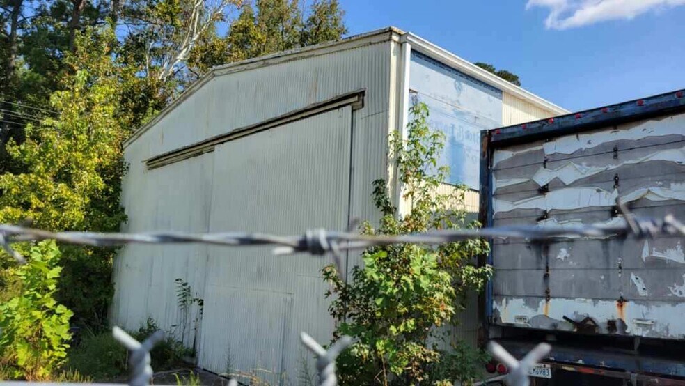 More Photos Of 35535 General Mahone Blvd, Ivor Auto Repair For Sale