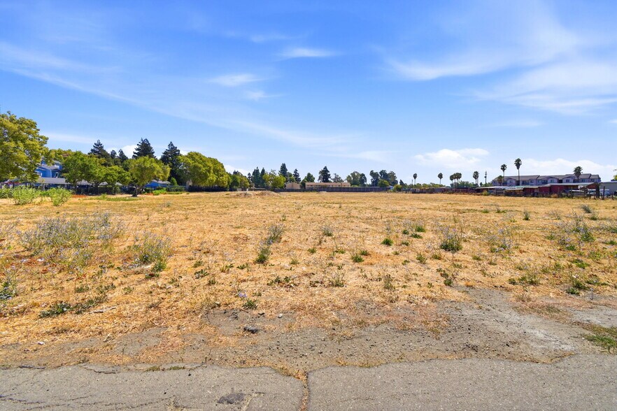 More Photos Of 1798 Blossom Ave, Fairfield Land For Sale