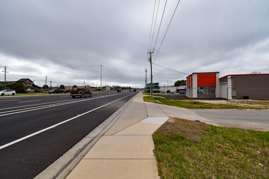 More Photos Of 8969 Pensacola Blvd, Pensacola Auto Repair For Sale