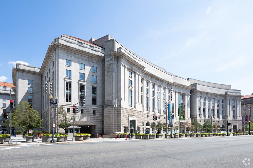 More Photos Of 1300 Pennsylvania Ave NW, Washington Office For Lease