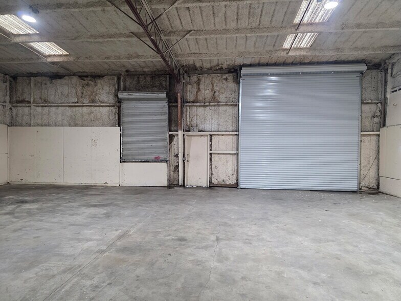 More Photos Of 1221 Post Rd, Oakdale Warehouse For Lease