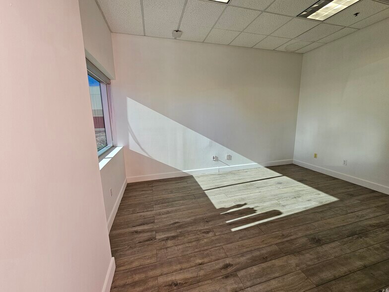 More Photos Of 74000 Dinah Shore Dr, Palm Desert Warehouse For Sale