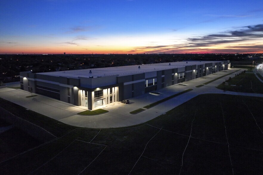 More Photos Of 2801 N State Highway 78, Wylie Warehouse For Lease