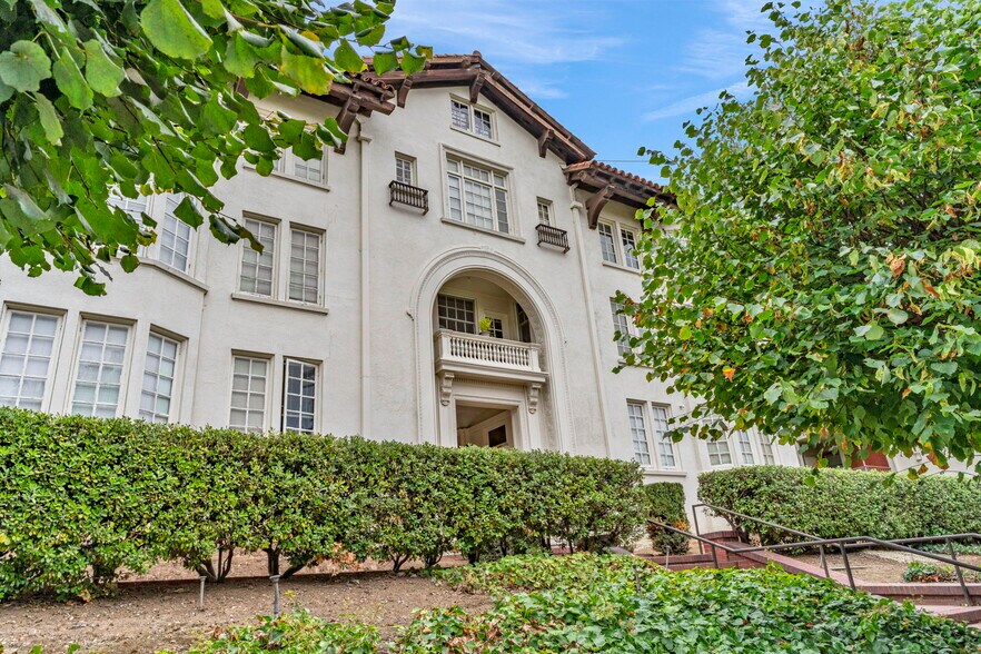 More Photos Of 2409 College Ave, Berkeley Apartments For Sale