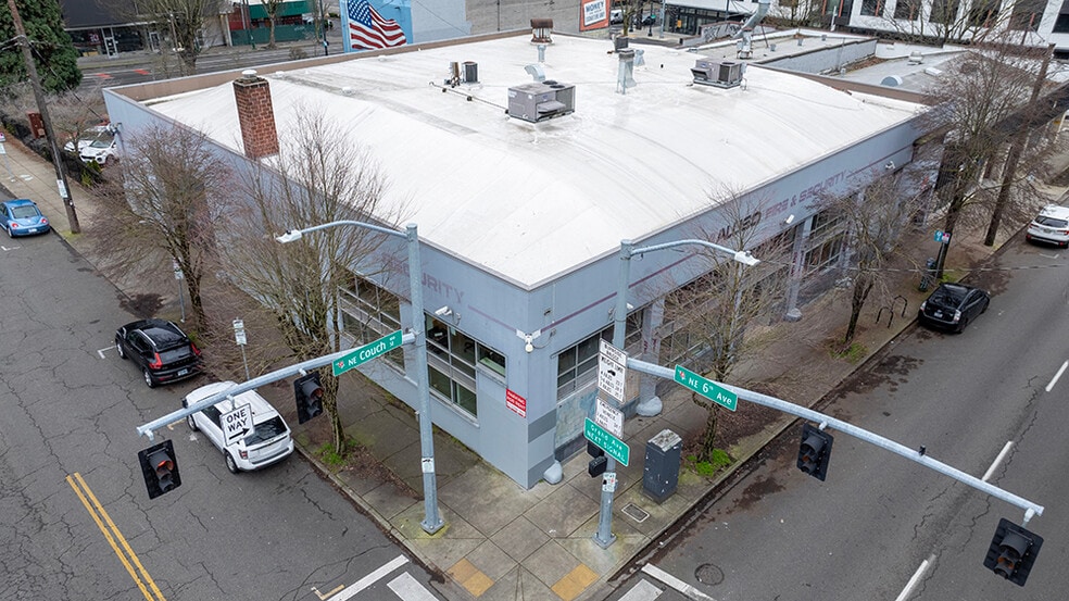 More Photos Of 530 NE Couch St, Portland Light Manufacturing For Lease