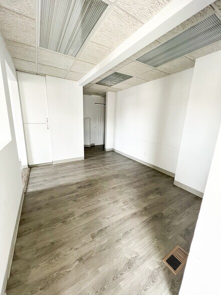 More Photos Of 51 Elm St, Huntington Office Residential For Lease