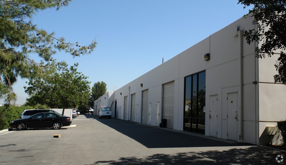 More Photos Of 1159 Iowa Ave, Riverside Light Distribution For Lease