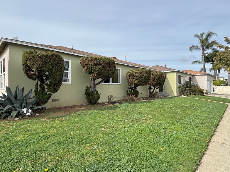 Primary Photo Of 11533 Truro Ave, Hawthorne Apartments For Sale