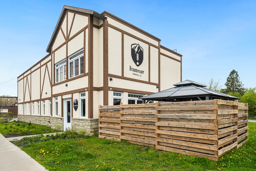 More Photos Of 19 Moore St, Carleton Place General Retail For Sale