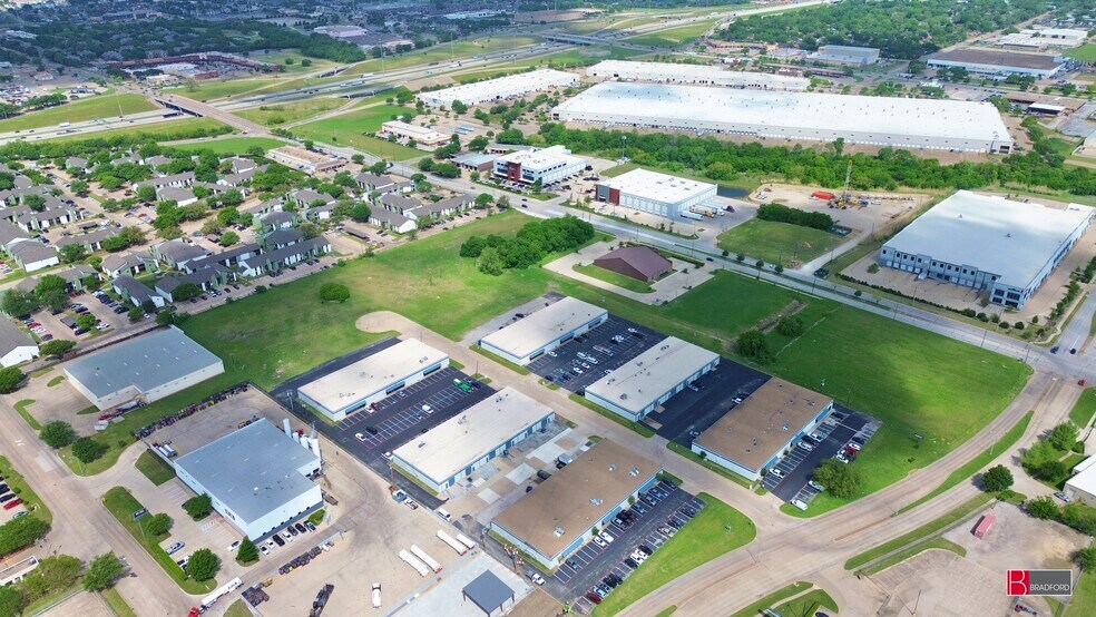 More Photos Of 2601-2621 Aero Dr, Grand Prairie Unknown For Lease