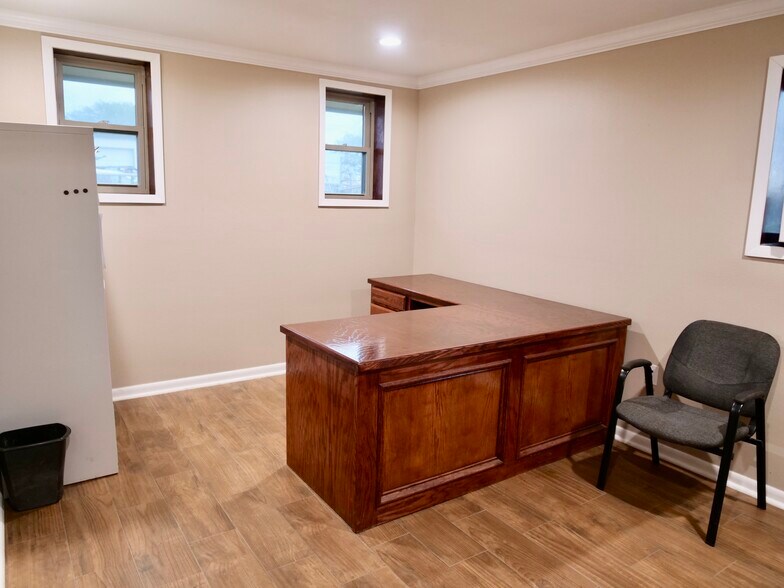 More Photos Of 4906 Houston Hwy, Victoria Light Distribution For Sale