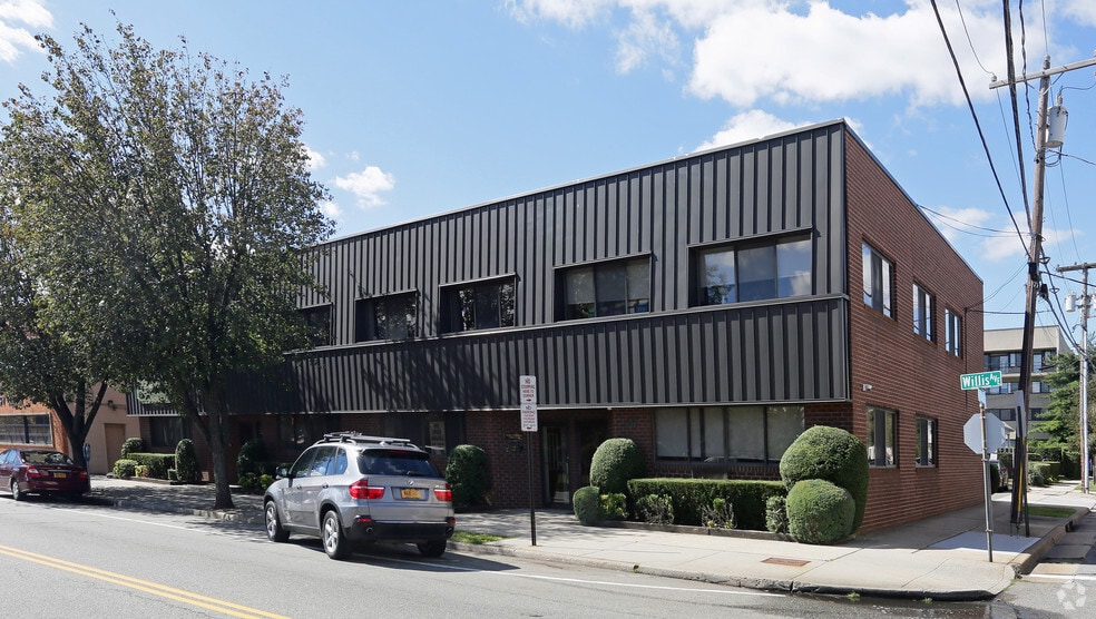 Primary Photo Of 147 Willis Ave, Mineola Office For Sale