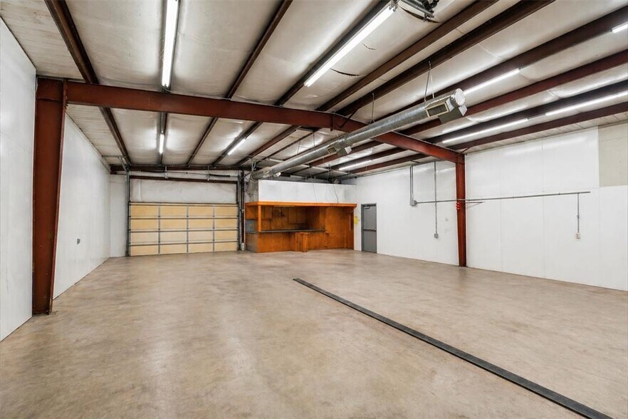 More Photos Of 1389 U.S. 290 E, Elgin Land For Sale