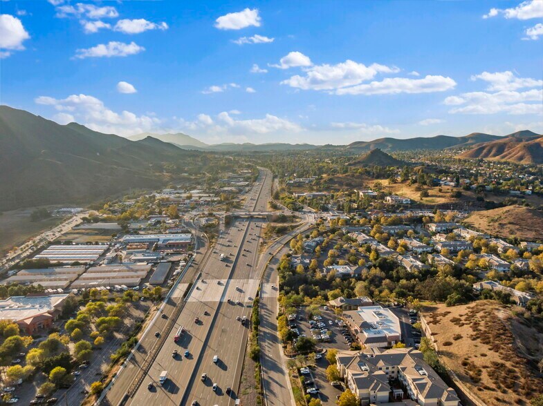 More Photos Of 29105-29125 Canwood St, Agoura Hills Restaurant For Lease