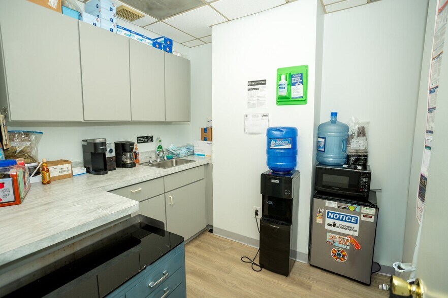More Photos Of 500 Bloomfield St, Hoboken Storefront Retail Residential For Sale