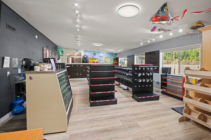 More Photos Of 2810 E Spencer Lake Rd, Shelton General Retail For Sale