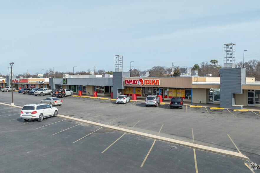 More Photos Of 4227-4289 Southwest Blvd, Tulsa Unknown For Lease