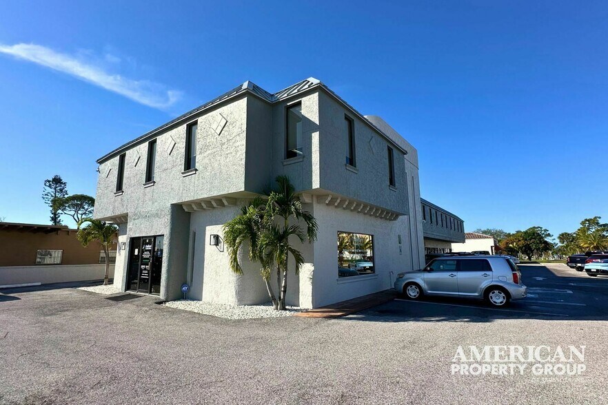 More Photos Of 7910 N Tamiami Trl, Sarasota Office For Lease