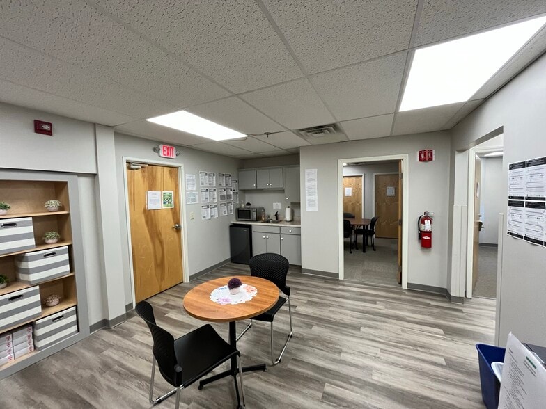 More Photos Of 443 Main St, Biddeford Flex For Lease