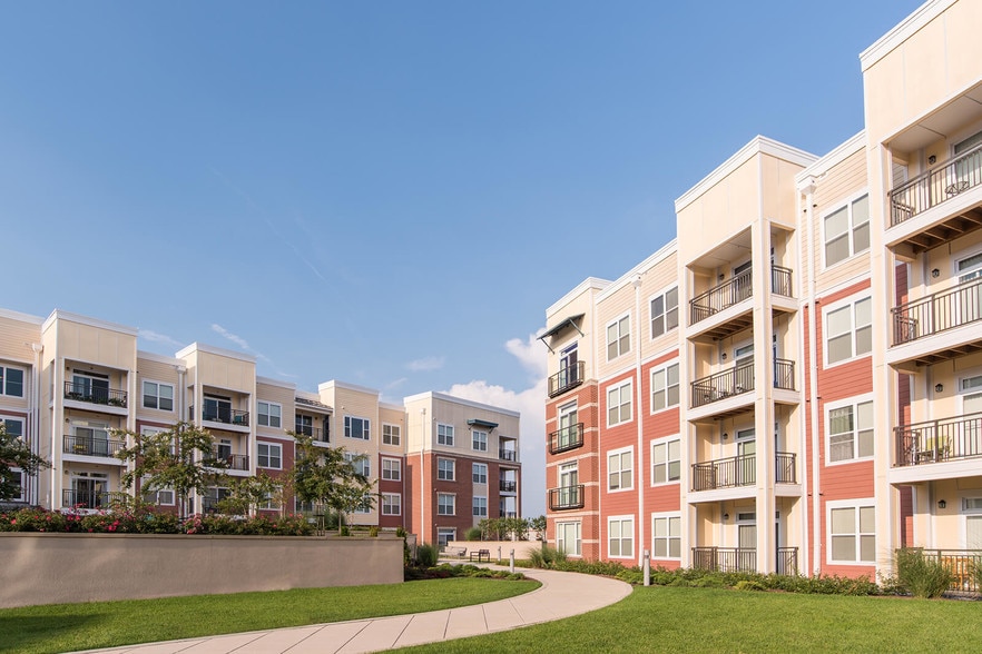 More Photos Of 4211 Ridge Top Rd, Fairfax Apartments For Lease