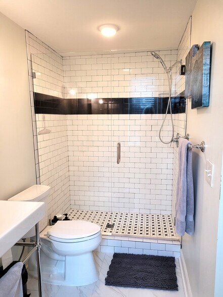 More Photos Of 827 N State St, Jackson Apartments For Sale