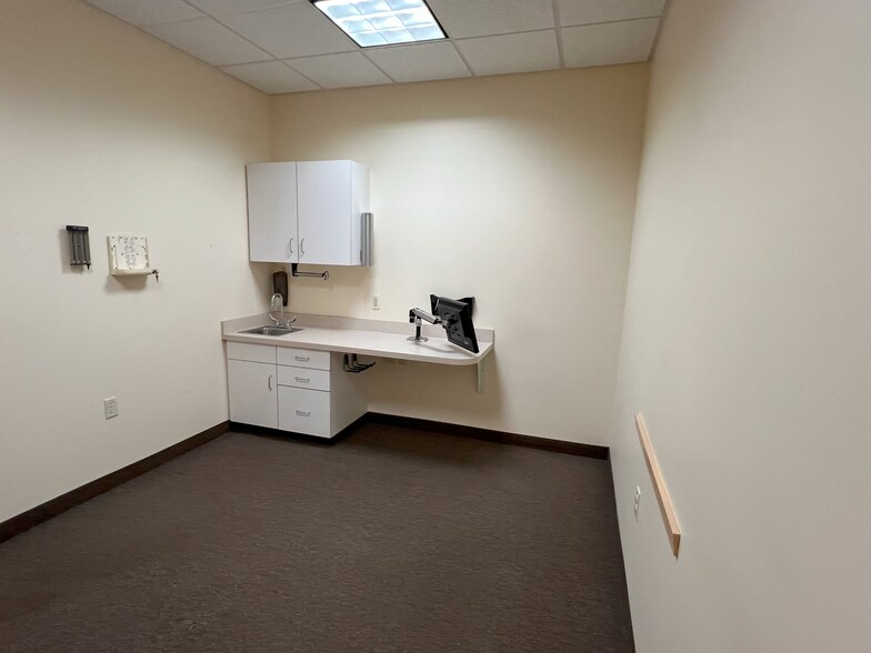 More Photos Of 265 Benton Dr, East Longmeadow Medical For Sale