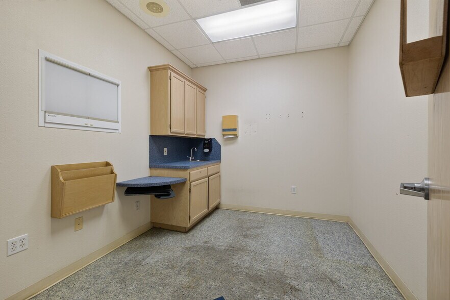 More Photos Of 2601 Cornerstone Blvd, Edinburg Medical For Sale