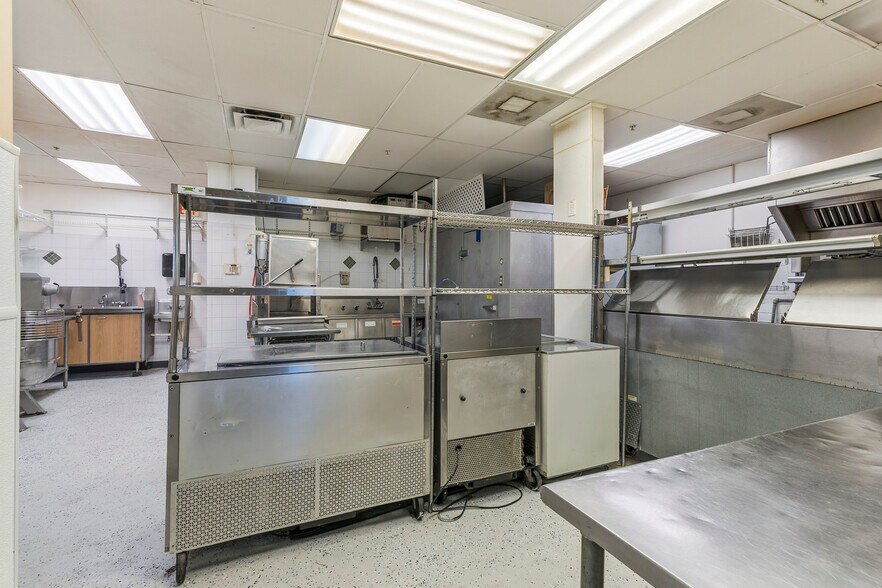 More Photos Of 160 Cypress Point Pky, Palm Coast General Retail For Sale