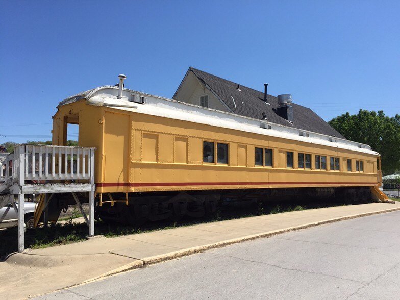 More Photos Of 100 S Main St, Parkville Restaurant For Sale