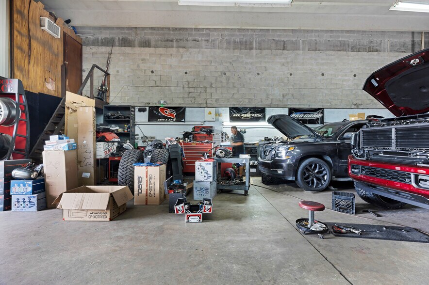 More Photos Of 2760 W 3rd Ave, Hialeah Warehouse For Sale