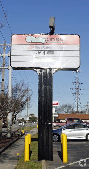 More Photos Of 7712-7726 Hampton Blvd, Norfolk Unknown For Lease