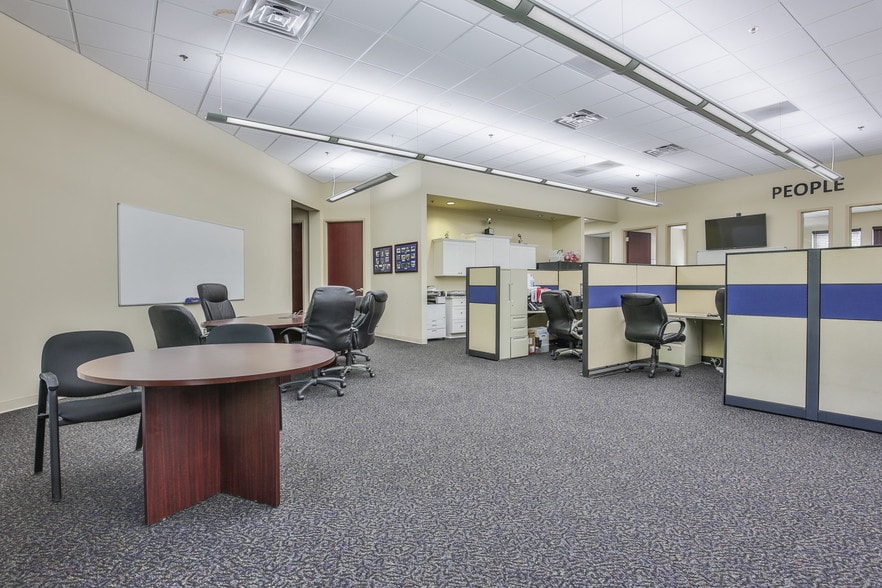 More Photos Of 500 Plantation Park Dr, Loganville Office For Lease