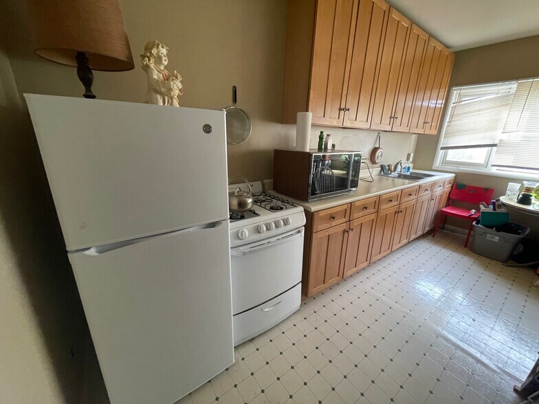 More Photos Of 1013 W Church St, Champaign Apartments For Sale